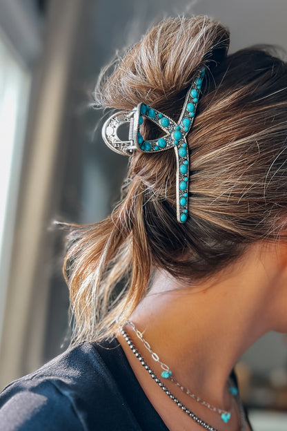 Punchy Turquoise Clip
