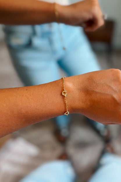 Dainty Horseshoe Bracelet | Gold