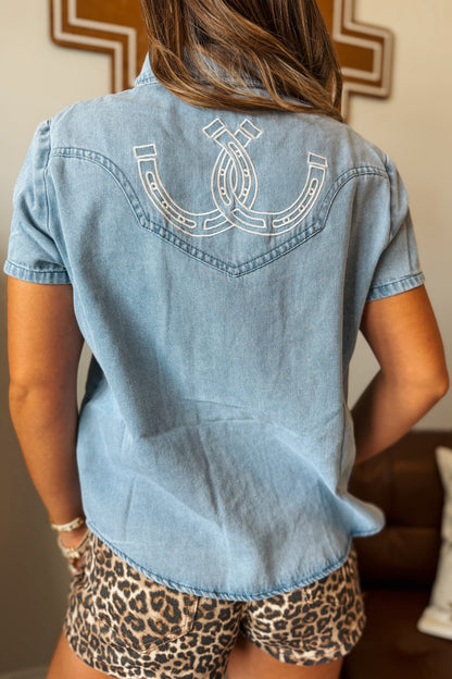 Horseshoe Pearl Snap | Light Denim