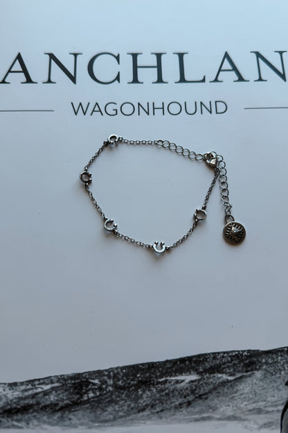 Dainty Horseshoe Bracelet | Silver