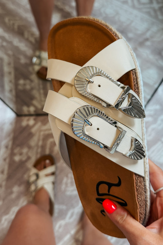 Iris Buckle Sandal | Cream