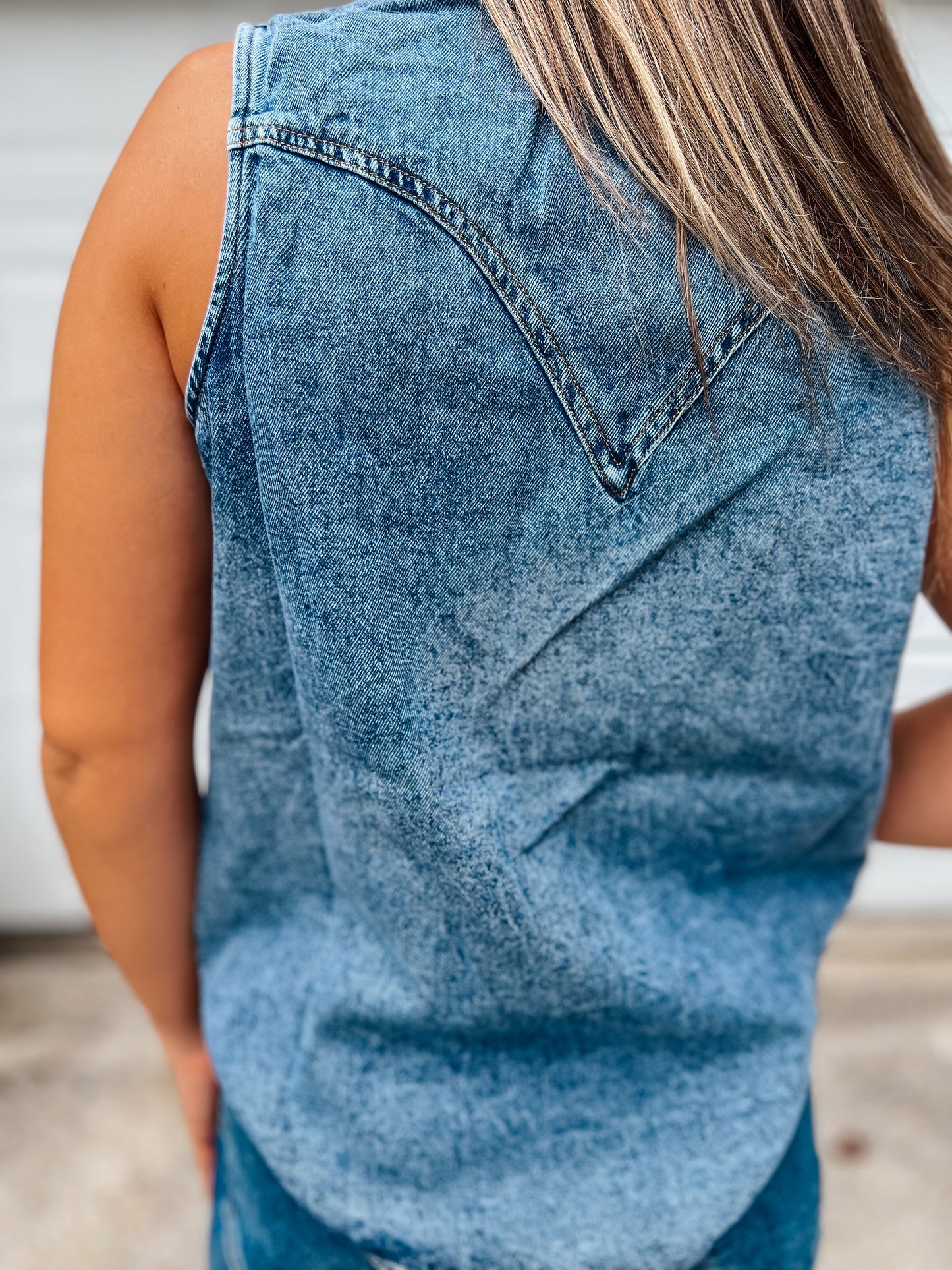 Acid Wash Sleeveless Denim Pearlsnap