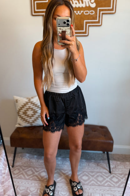 Willow Lace Shorts | Black