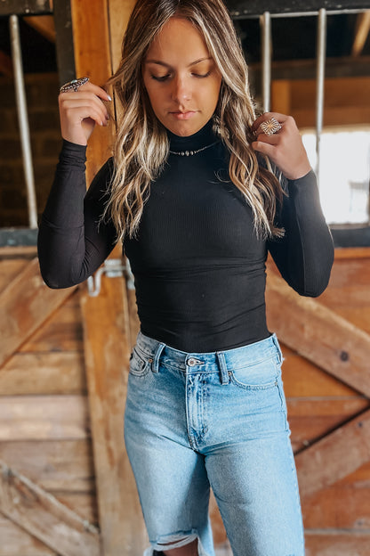 Basic Turtleneck | Black