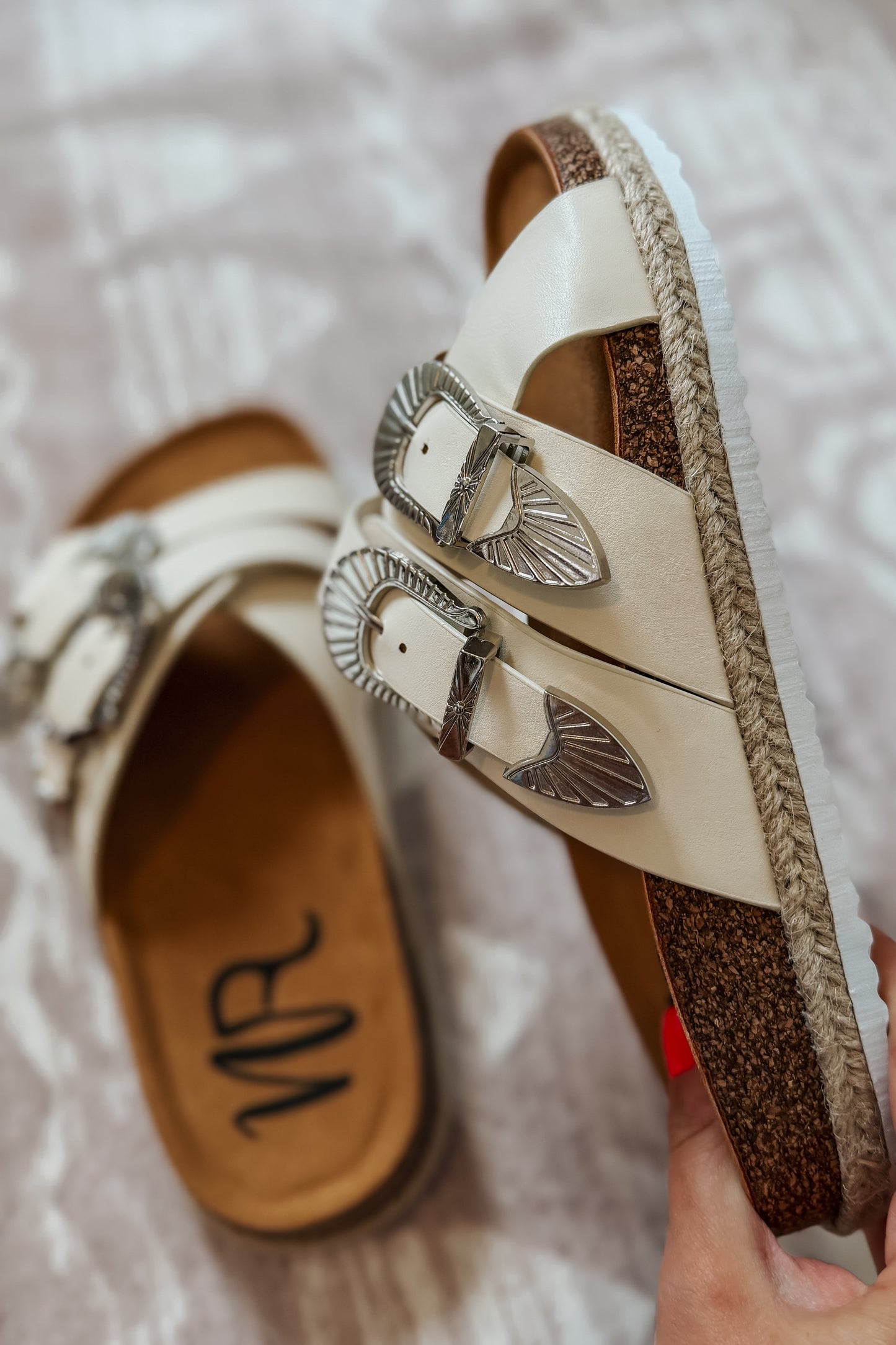 Iris Buckle Sandal | Cream