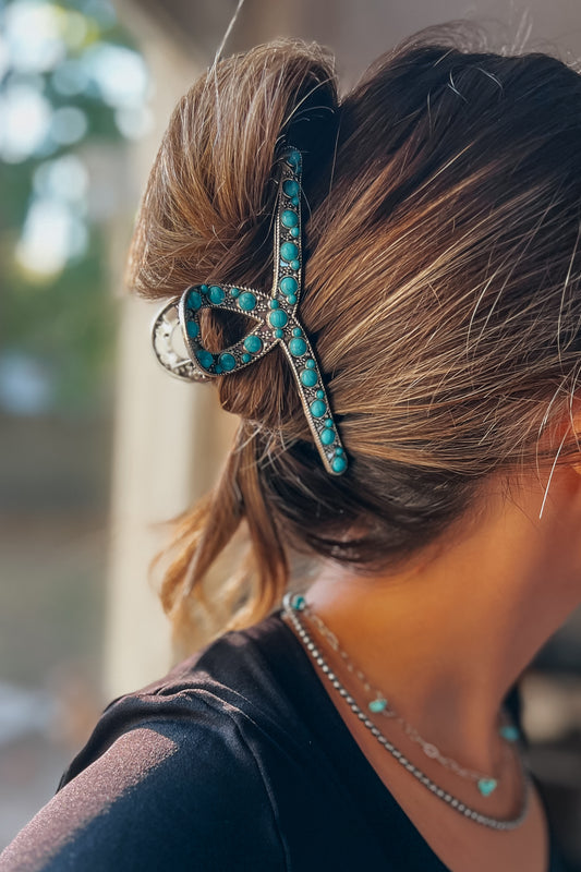 Punchy Turquoise Clip